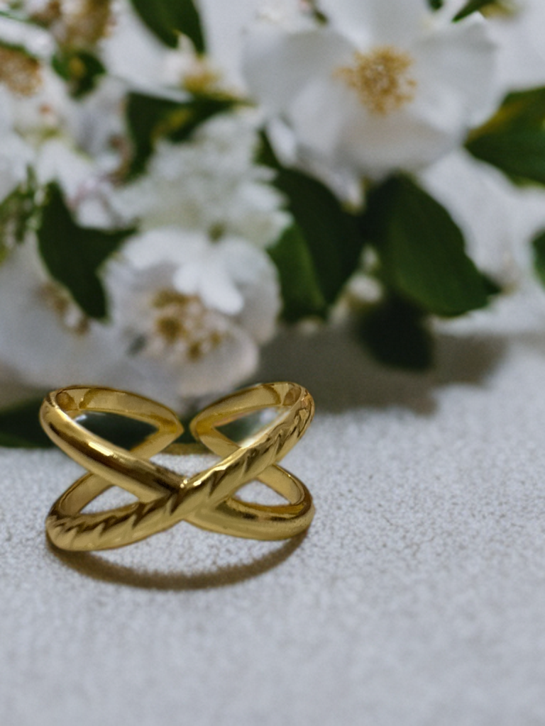Twissta Bold X Ring