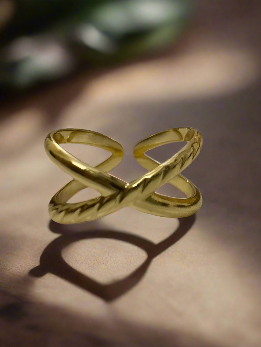 Twissta Bold X Ring