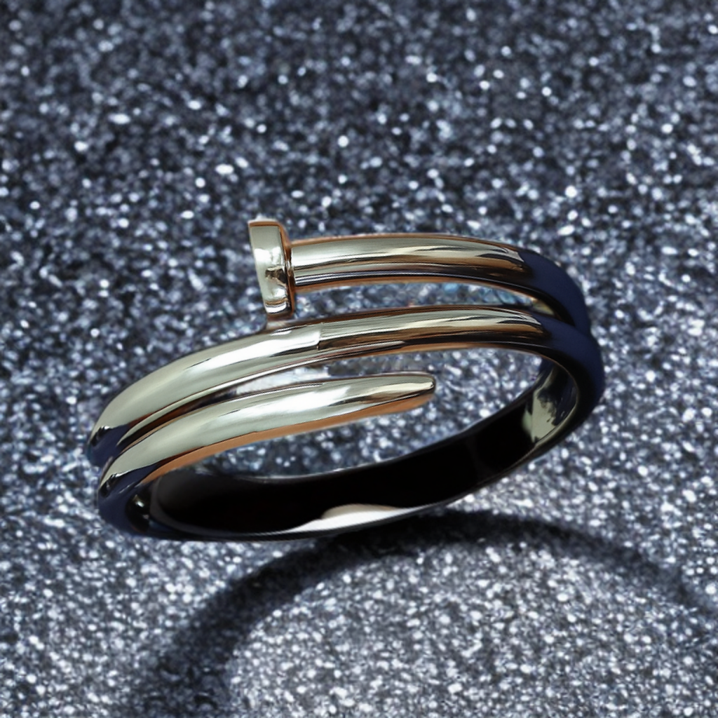 Valora Nail Cuff